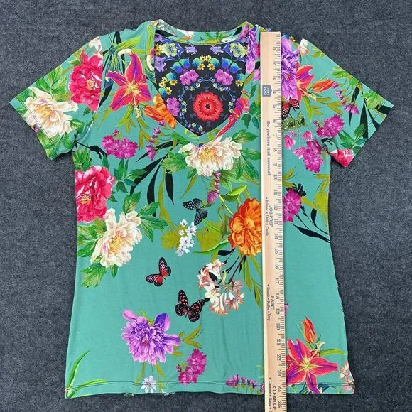 Johnny Was Panya Favorite Floral V-Neck T-Shirt Women's Size M Butterflies BOHO - Picture 15 of 15
